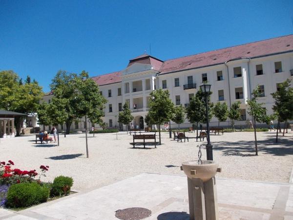Liliom Apartments Balatonfuered Dış mekan fotoğraf